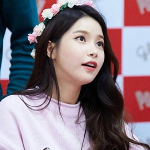 ​金容仙：星光璀璨，魅力四溢，才华横溢，引领娱乐新纪元！