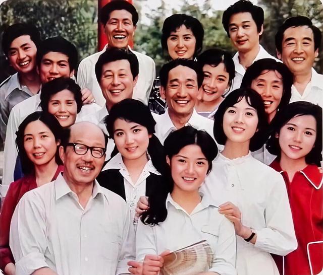 鲍国平扮演者名单（第一个在平凡的世界中扮演田晓霞）(15)