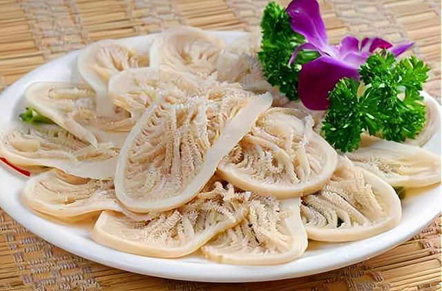 为什么牛吃草却还能长一身肌肉（为什么牛光是吃草）(6)