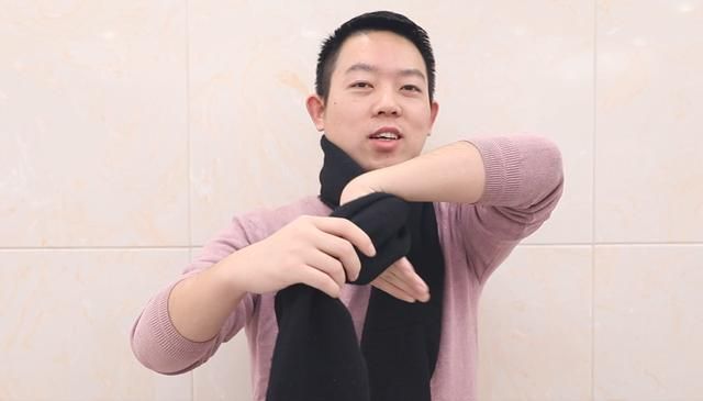 怎么围围巾，围一圈的围巾围法？图3