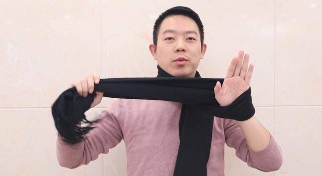 怎么围围巾，围一圈的围巾围法？图5