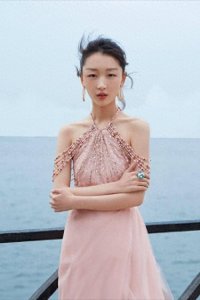 ​没想到！“三金影后”周冬雨曾被“潜规则”，揭开娱乐圈混乱情史