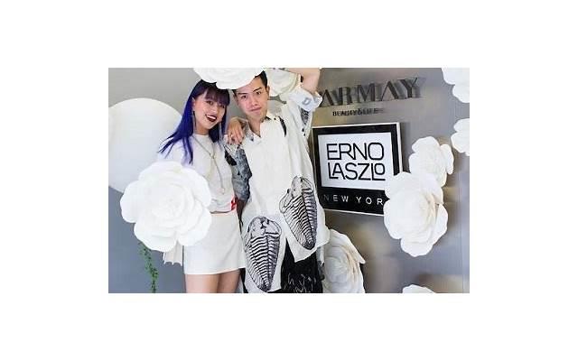 男生故意逗女生生气自己还笑什么意思