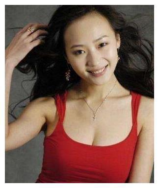 老公嫖娼被捕,她却为老公退圈生子,如今夫妻复出,她仍魅力四射