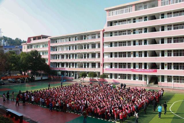 郴州市重点小学排名一览表(郴州赫赫有名的4所小学)(2)