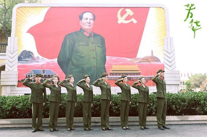 一代人的芳华已逝,但这是冯小刚最过瘾的一次导演