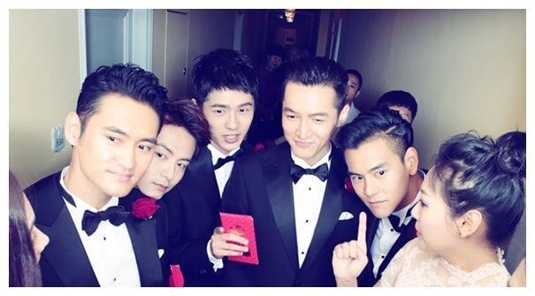 当最帅伴郎团和最脸盲伴娘团的婚礼上,新娘和新郎还有风头吗?