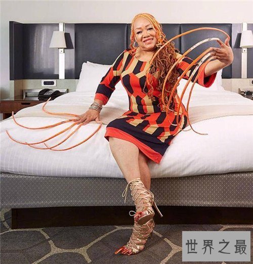 最长的指甲是多长 印度曾有人六十多年没剪过指甲