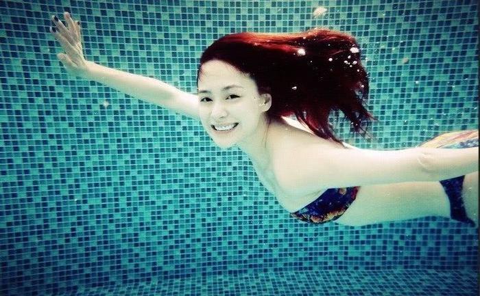 女星罕见比基尼照片，看看谁最性感！