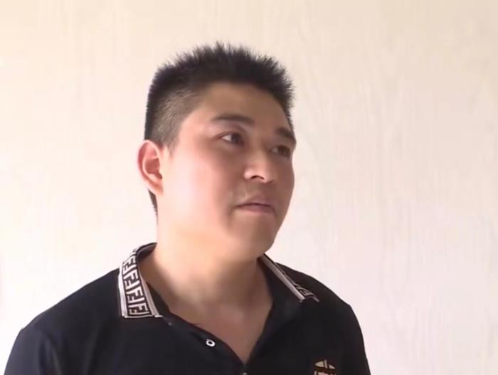 老婆离家出走断绝联系怎么办（女子与男友吵架离家出走）