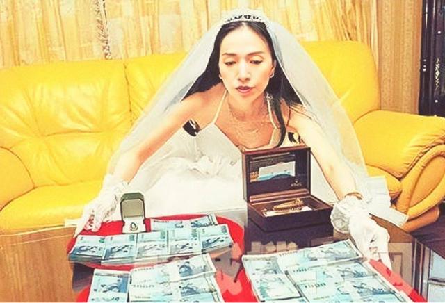 他43岁娶21岁娇妻7年败光上亿家产（她65岁身价70亿）(9)