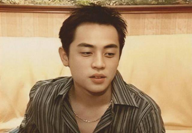 他43岁娶21岁娇妻7年败光上亿家产（她65岁身价70亿）(15)