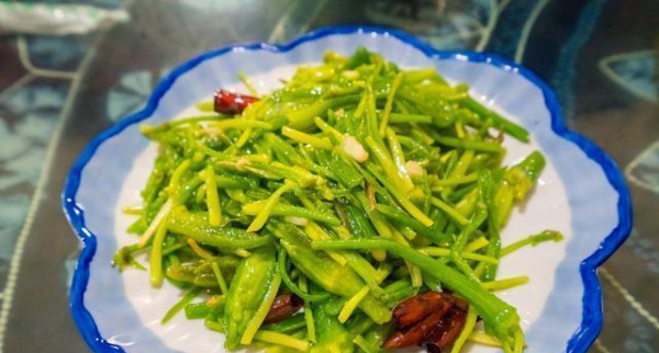 大理美食图片,有90%的人在玩电脑,的英语意思图11