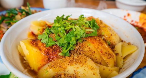 大理美食图片,有90%的人在玩电脑,的英语意思图10