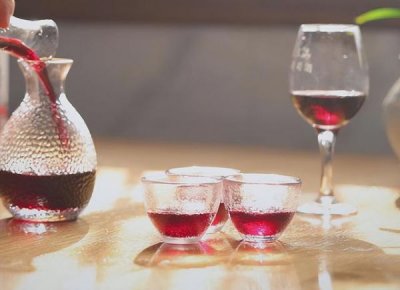 ​女生喝什么红酒比较适合(女生喝什么牌子的红酒好)