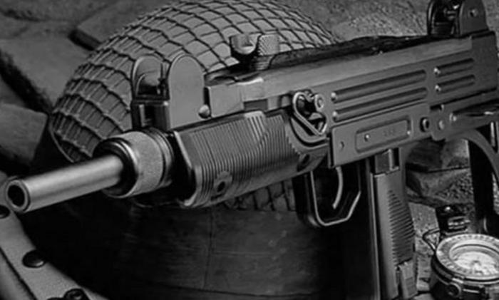 “乌兹”冲锋枪性能优异，为何会从军中退役？