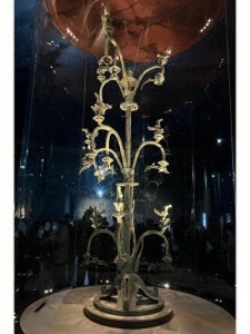 ​青铜神树未解之谜：是连接人间与神的神秘天梯