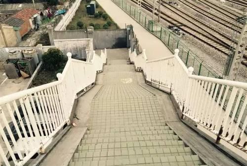 自己给自己找台阶下是什么意思