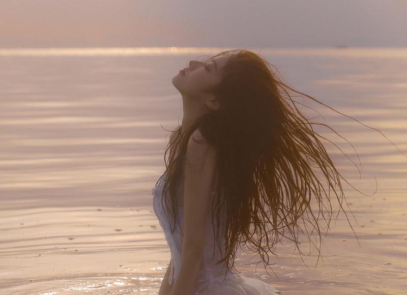 男人怎么讨好女人欢心(男生讨女生欢心的四个行为)