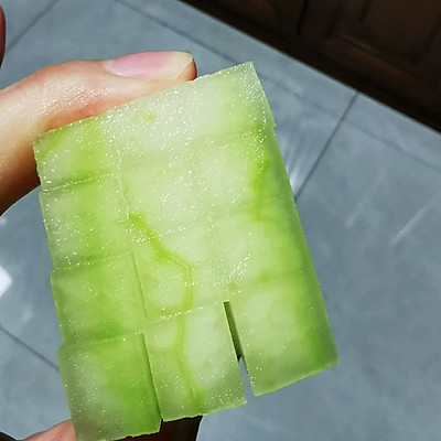 红烧冬瓜的做法 家常（赛过红烧肉的美味家常红烧冬瓜）