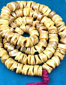 ​文玩圈的“阴间玩意”：嘎巴拉到底是什么来头？