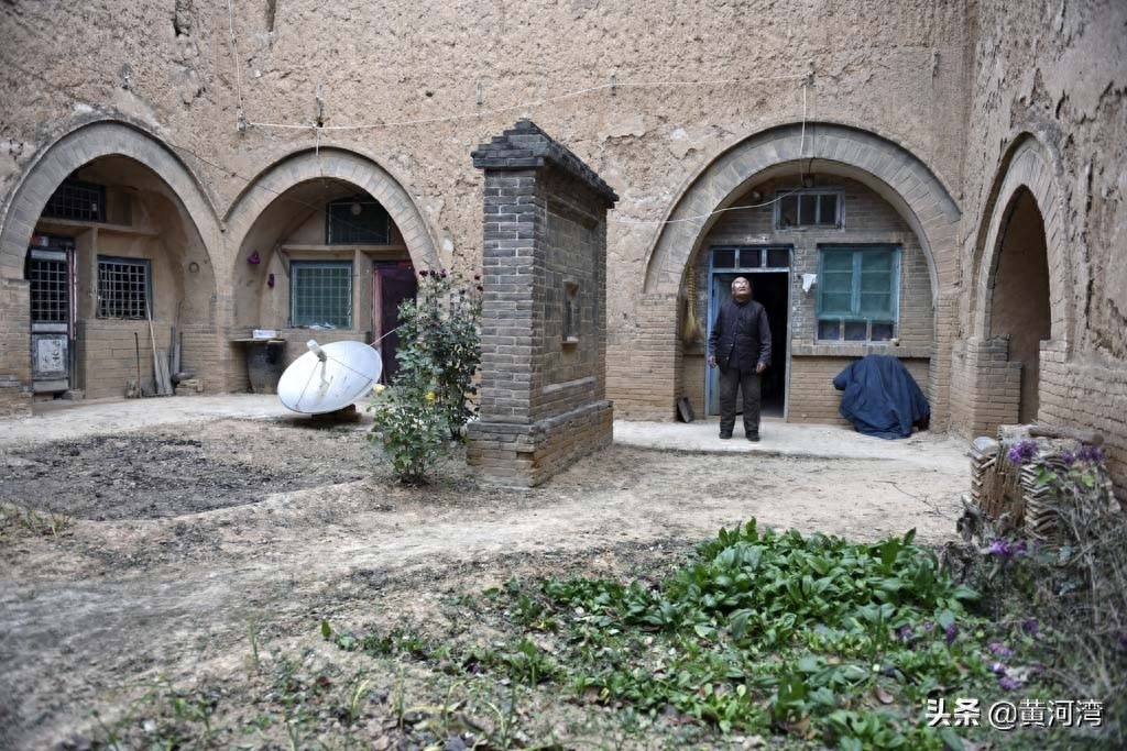 探访晋南黄土高原独特的地下四合院民居：地窨院