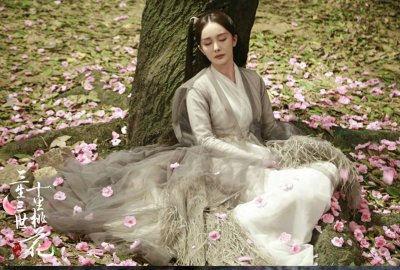 ​《三十三世十里桃花》杨幂演技造型在线的白浅上神古装图片大全