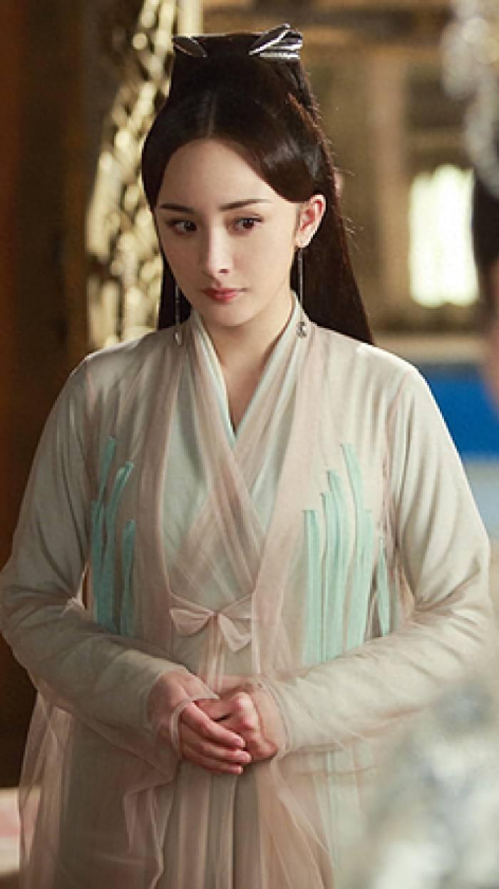 《三十三世十里桃花》杨幂演技造型在线的白浅上神古装图片大全