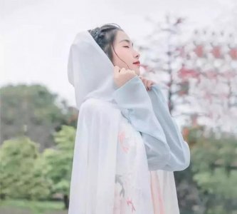 ​《皇叔,轻点撩!》皇叔气喘吁吁,嘟囔着：终于把小公主偷出来了