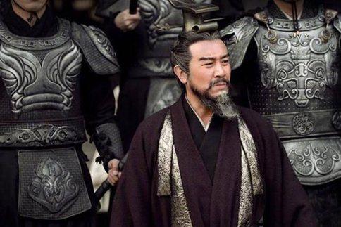 曹操为什么可以入朝不趋剑履上殿?