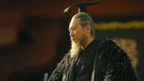 曹操为什么可以入朝不趋剑履上殿?