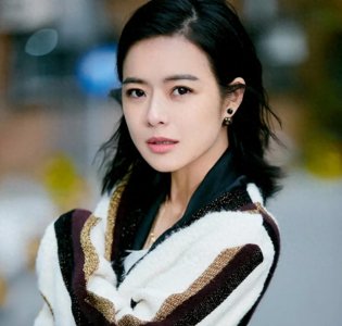 主持人陈辰:嫁给小2岁歌手余笛,41岁为夫生子,结婚11年过得如何