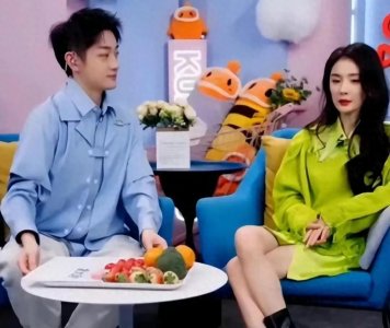 杨幂直播耍大牌,被欺负主持人疑似行业拉黑,高情商人设崩塌!