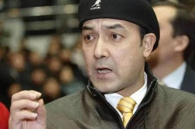 ​新疆主帅阿的江：娶小5岁歌舞演员，却因女儿太美被迫当“岳父”