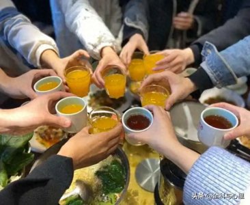 ​朋友相聚吃饭发圈的经典句子