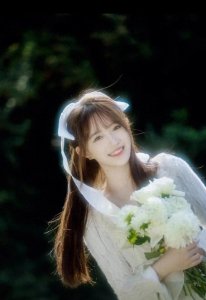 ​＂直播大战！费心源VS尤可莹，智慧火花碰撞，热度爆表！＂