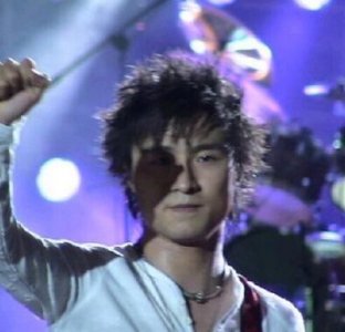 ​男星摘掉眼镜后都是什么样？汪峰终于帅一回