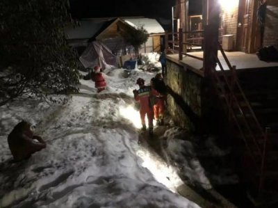 ​被困轿子雪山的31名驴友全员安全