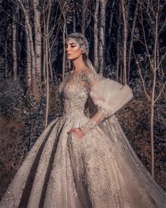 ​Ziad Nakad 2020婚纱系列。