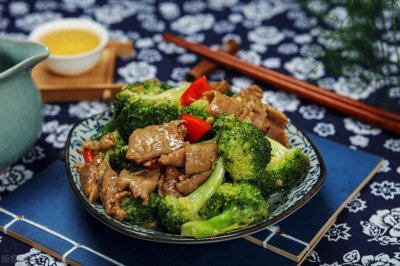 ​教你做美味的西兰花炒肉，让你从此不再害怕厨房
