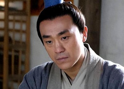 ​演员何冰：为何结婚几十年0绯闻？看看妻子是谁就知道了