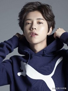 ​4版”吴邪“，前三位都是90后喜欢的帅哥，而他才是吴邪本人