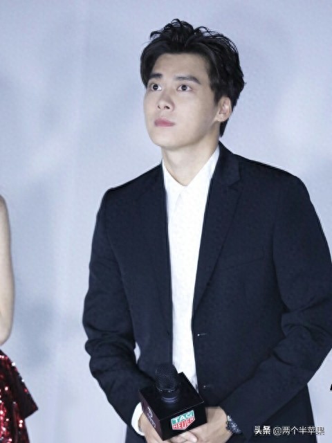 4版”吴邪“，前三位都是90后喜欢的帅哥，而他才是吴邪本人