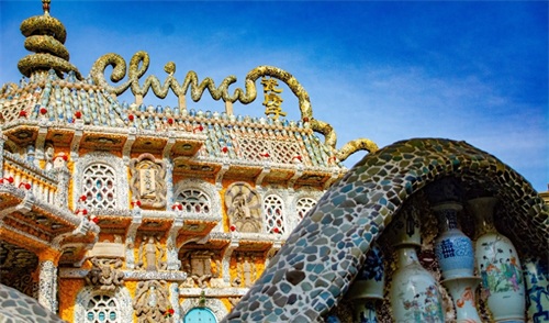 瓷房子由张连志设计，被称为一座价值连城的“中国古瓷博物馆”