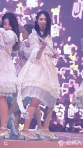 ​火箭少女《达拉崩吧》魔性歌词曝光 网友：你的仙女棒怎么弯了