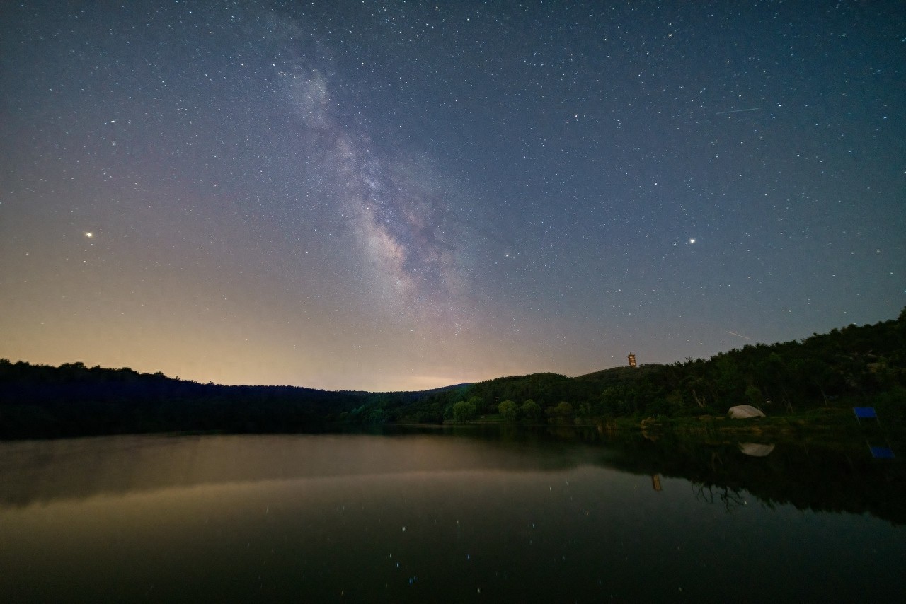 紫蓬山位于安徽省合肥市紫蓬镇南，有“庐阳第一名山”之称