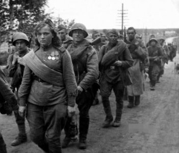 ​列宁格勒被围900天，饿死平民60万，为什么苏联人不投降？