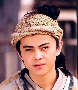 ​童星方超2岁成名，18岁时因长得太矮没学可上，47岁仍然单身