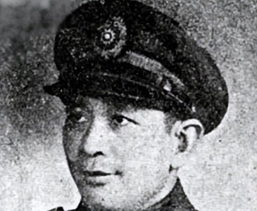 他是有名的好色将军，活了百余岁，生了一个儿子家喻户晓