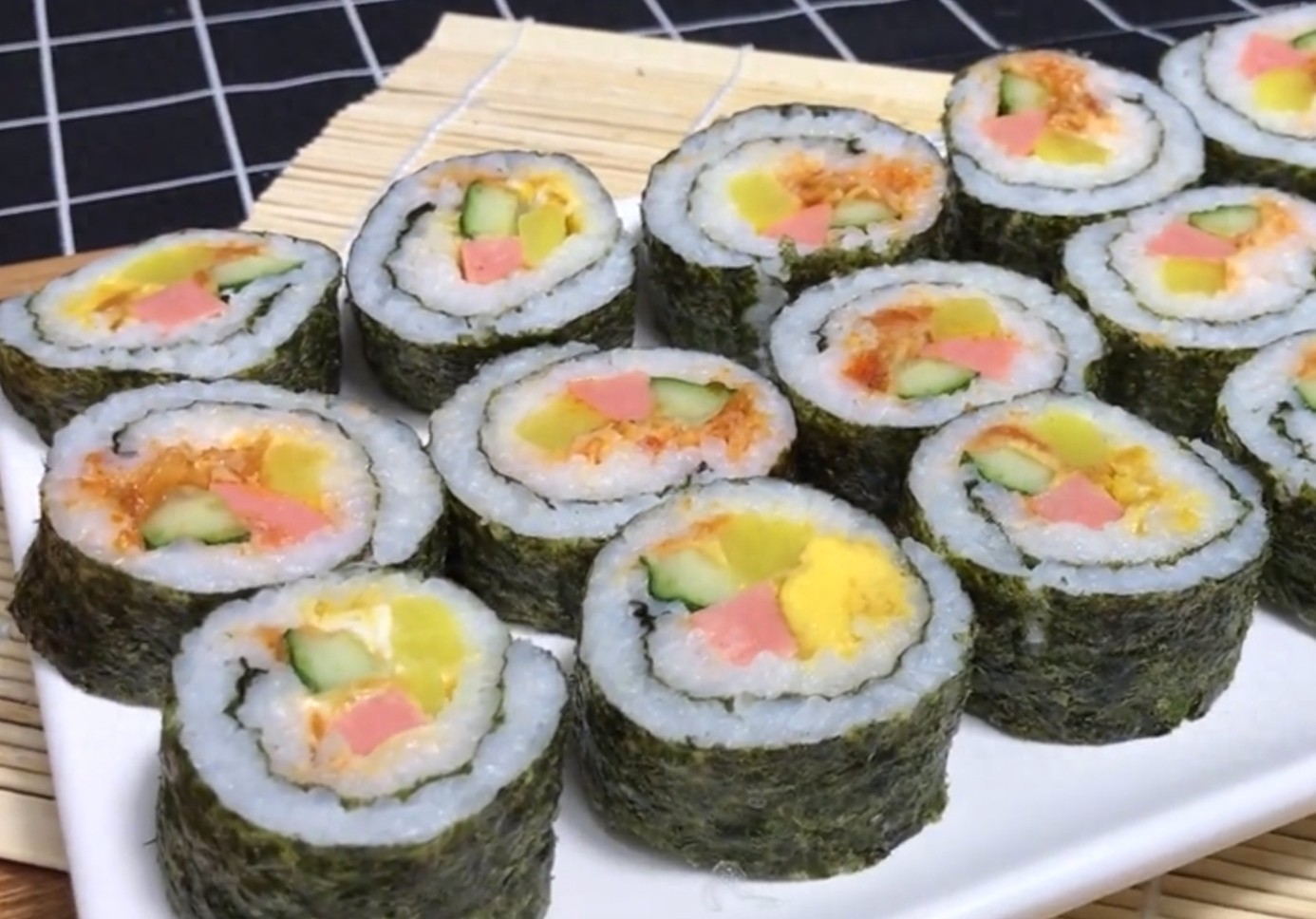老左教你在家轻松做高颜值寿司，营养美味，简单干净，还省钱